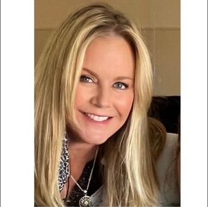 Meet your Posher, Dana